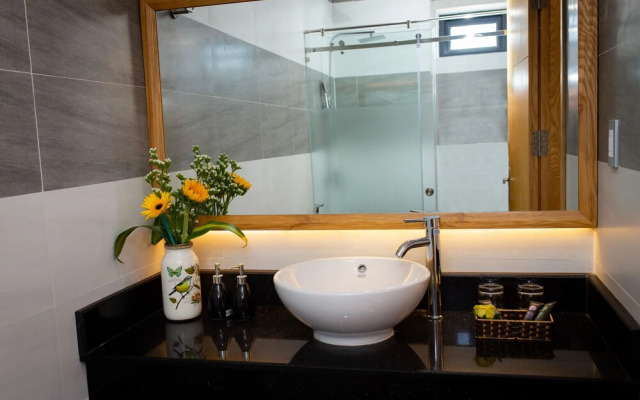 Da Nang Sunrise Sea Hotel & Apartment