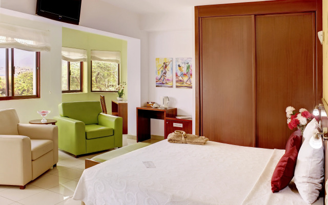 Hotel LIVVO Don Paco