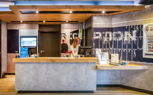 ibis budget Courbevoie Paris la Defense 1