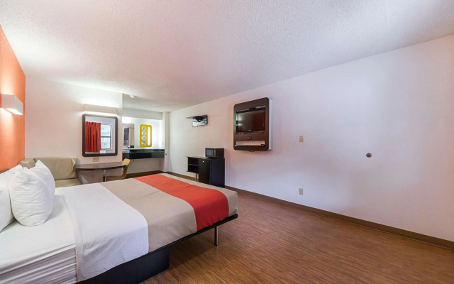 Motel 6 Boerne, TX