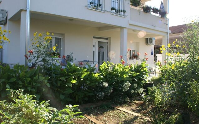 Homely Apartment In Trogir Near Beach