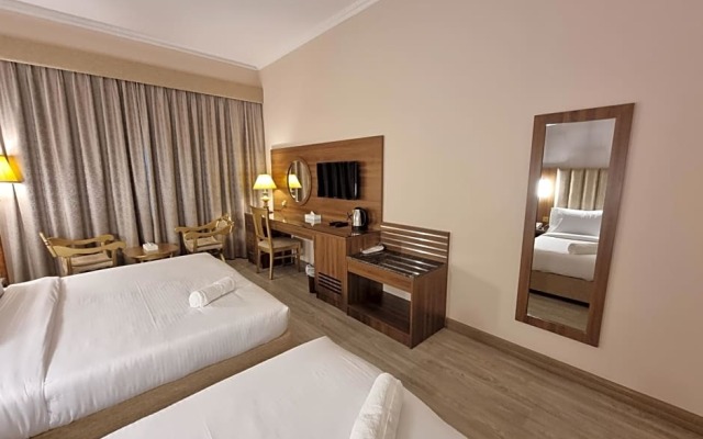Vista Square Hotel