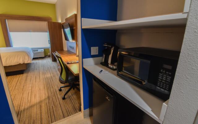 Holiday Inn Express & Suites Indianapolis Northwest, an IHG Hotel