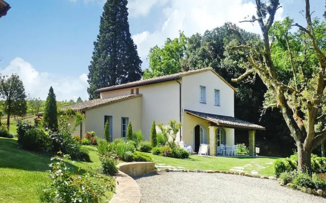 Apartment in Tuscany With Golf Course