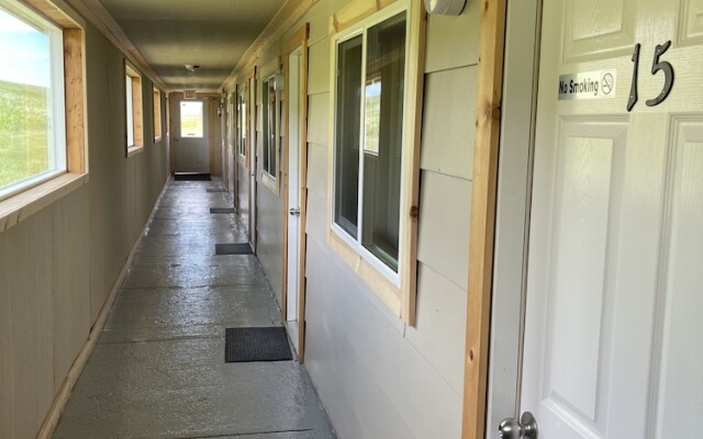 Hooks Hideaway Motel