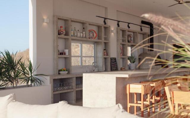 Topia Retreat - Surf Suite Sur