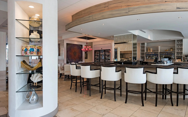 Naples Bay Resort & Marina