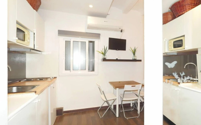 Interior Apt Center 42 El Born