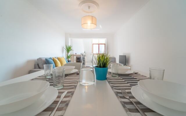 House and People - Feliciano Ramos 2