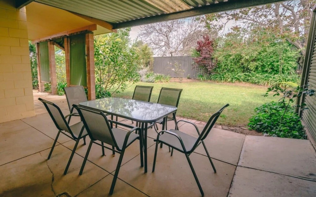 Treasure on Bagot-Free Wifi/Netflix-Close to CBD