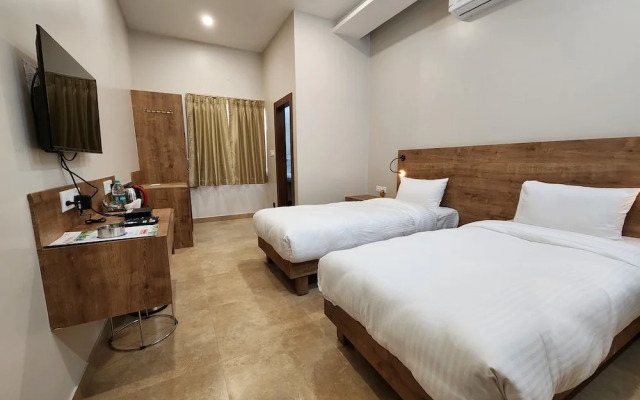 Hotel Gulmohar Grand