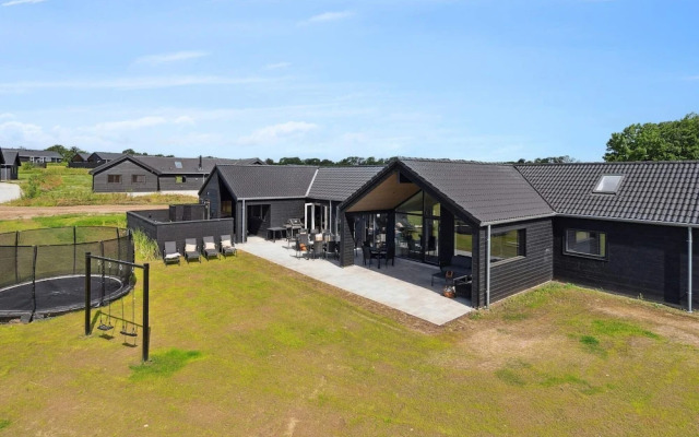 Spacious Retreat Near Beach - By Traum Ferienwohnungen