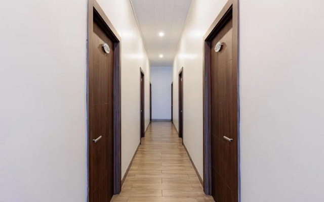 RedDoorz near Taman Palem