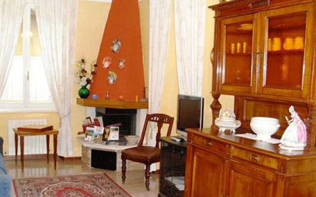 Anninas House