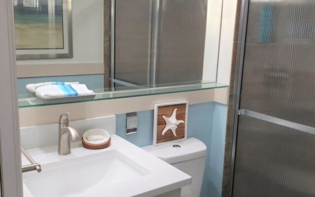 Hickory Bay West 407 - MO