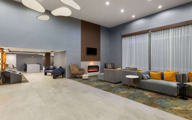 La Quinta Inn & Suites by Wyndham Knoxville Papermill