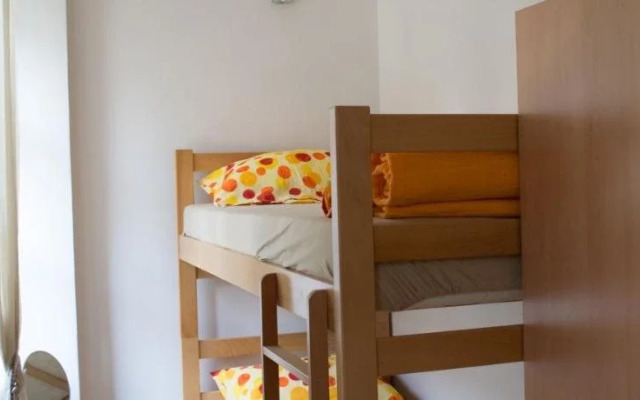 Hostel Theater 011