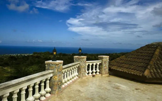 Golden Dolphin Villa