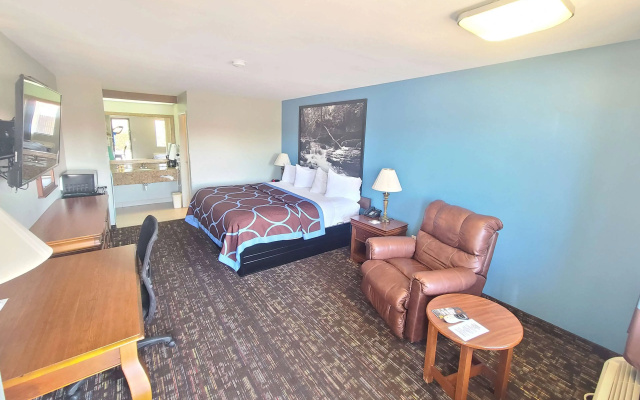 Super 8 by Wyndham McGehee