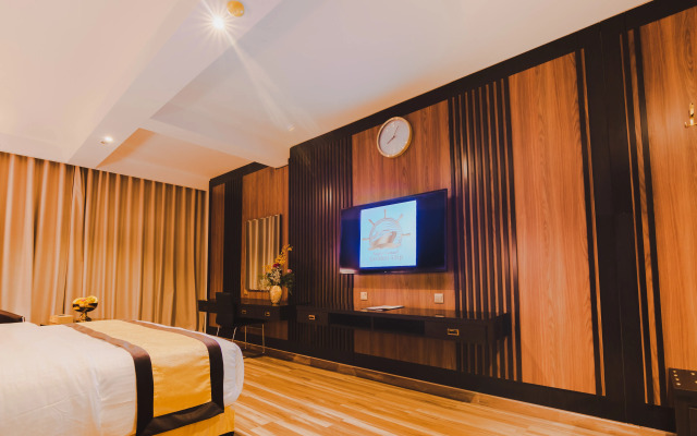 Golden Ship Hotel