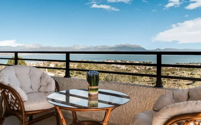 Holiday Villa With sea View in Paralia Avlidas