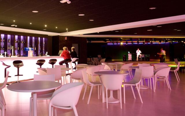 R2 Romantic Fantasia Dreams & Suites Hotel