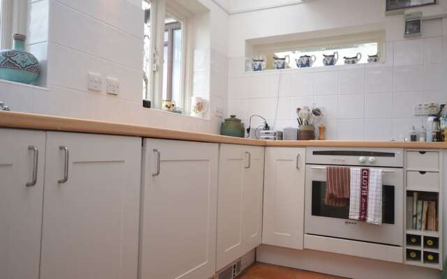 Downgate Villa, Petersfield 489346