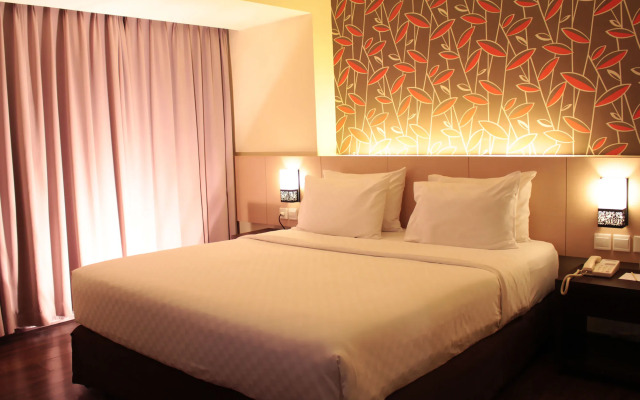 Solo Paragon Hotel & Residences