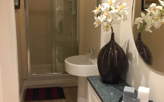 Great location 1 Bedroom Scotstoun Flat