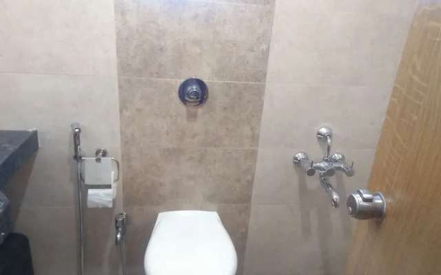 Hotel V Star by OYO Rooms