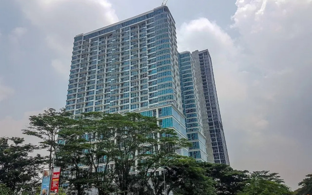 Pool View Brooklyn Studio Apartment near IKEA