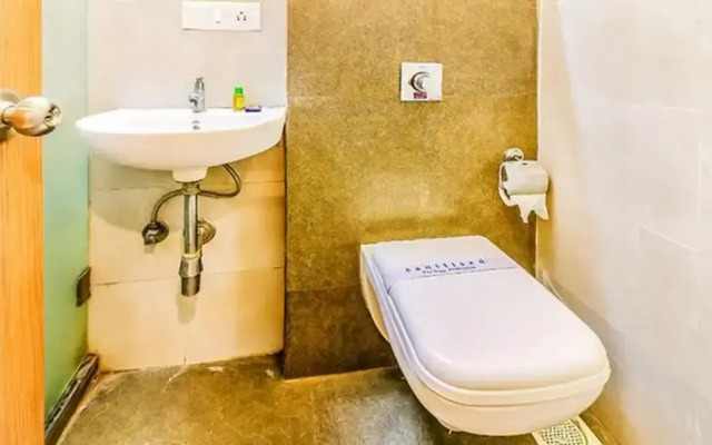 FabHotel Ascot International