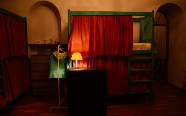 Horse Hostel