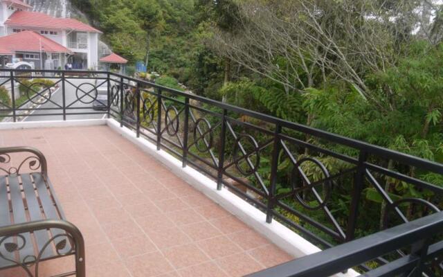 Eight Mentigi Guest House