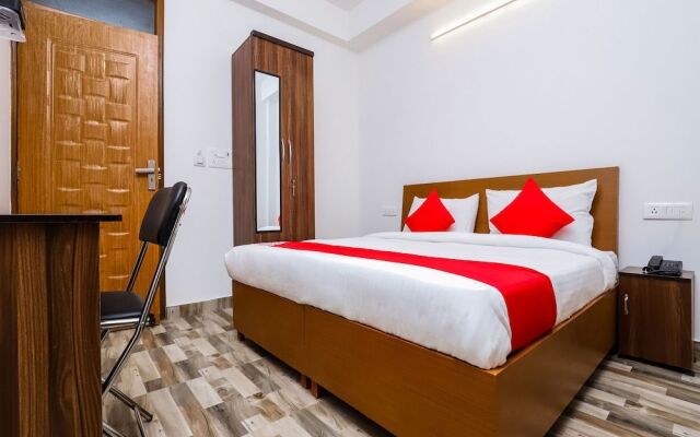 OYO Flagship 16840 Sky Height Residency