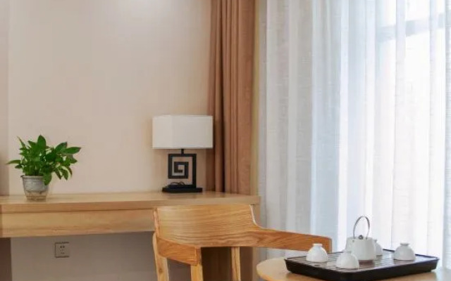 Yunshang Qingju Hotel (Xi'an Bell Tower City Wall Yongningmen Subway Station Branch)