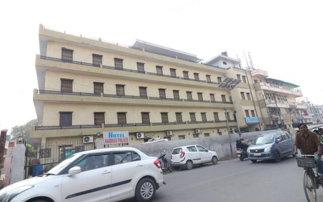 OYO 24951 Vaibhav Palace