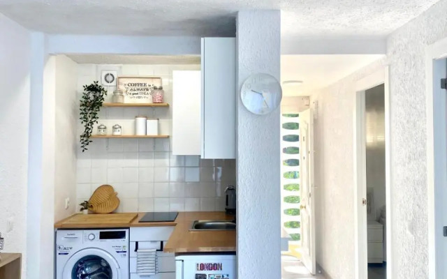 Apartamento con piscina y garaje, Playa a 10 min