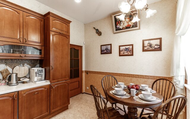 Квартира Малоохтинский 84б