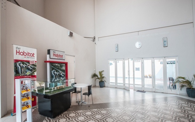 OYO Flagship 1170 The Habitat Karawaci