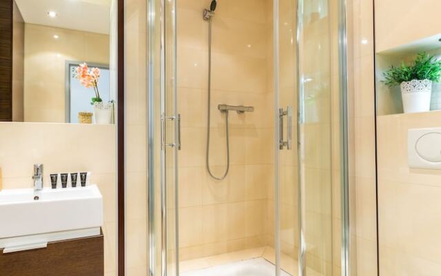 Angel City by Friendhouse Apartments