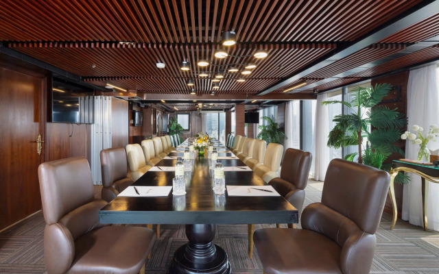 Winsuites Sai Gon Hotel