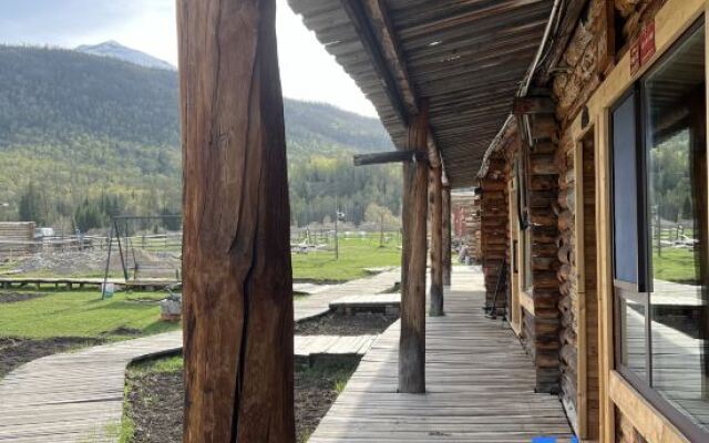 Bingfeng Villa (Kanas Scenic Area Branch)