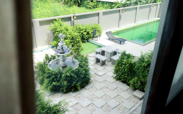RQ Bangkok Sukhumvit 107 by Collection O