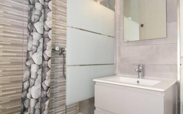 Appartement Balaruc-les-Bains, 1 pièce, 2 personnes - FR-1-553-114