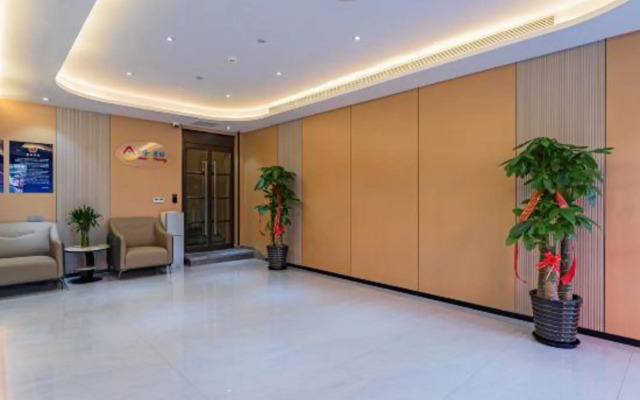 Super 8 Hotel (Wudaokou subway station, Beijing)