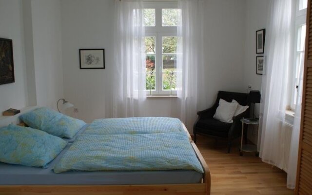 Altes Landhaus am Park Bed and Breakfast