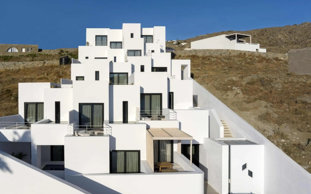 CUBIC Mykonos Seafront Design Suites