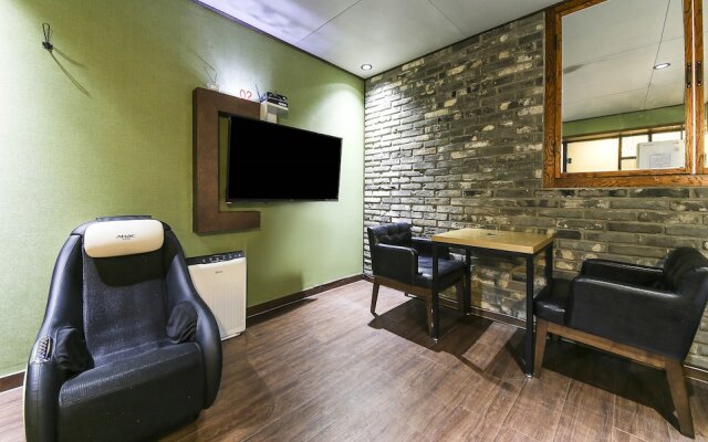 Changwon Hotel play
