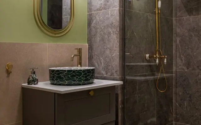 Palace of the Parliament Rainforrest 1BR